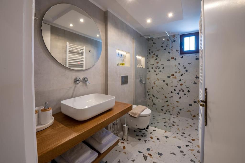 Nima'S House, Traditional Flat With Lake View Aitoliko Exterior foto