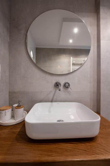 Nima'S House, Traditional Flat With Lake View Aitoliko Exterior foto