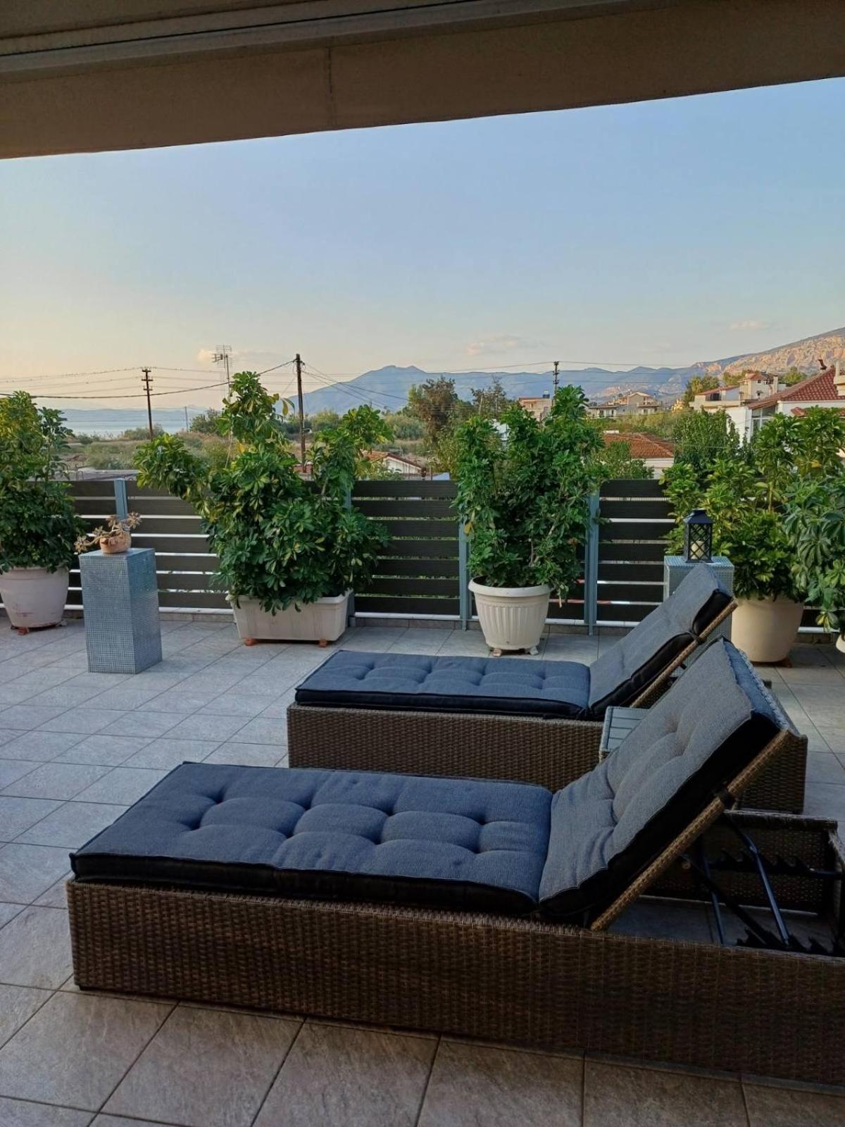 Nima'S House, Traditional Flat With Lake View Aitoliko Exterior foto